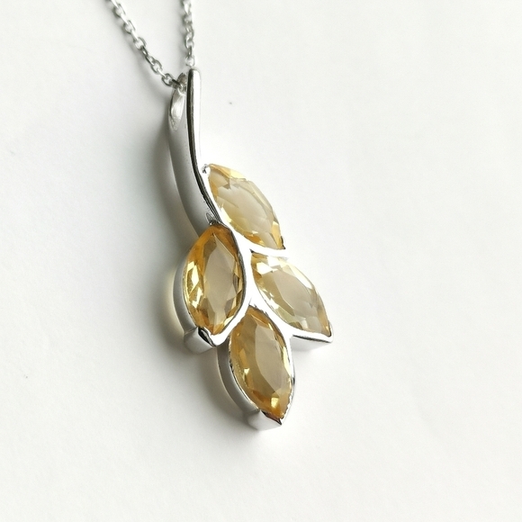 Citrine marquise cut pendant necklace leaves design 🆕 - Picture 5 of 9